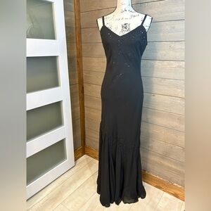 R&M Richards Black Evening Gown Dress 10 Beaded Sequin Formal Spaghetti Strap
